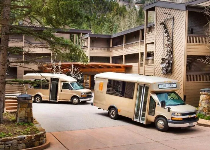 Aspen Alpine Retreat: Downtown Luxury with Pool and Spa
